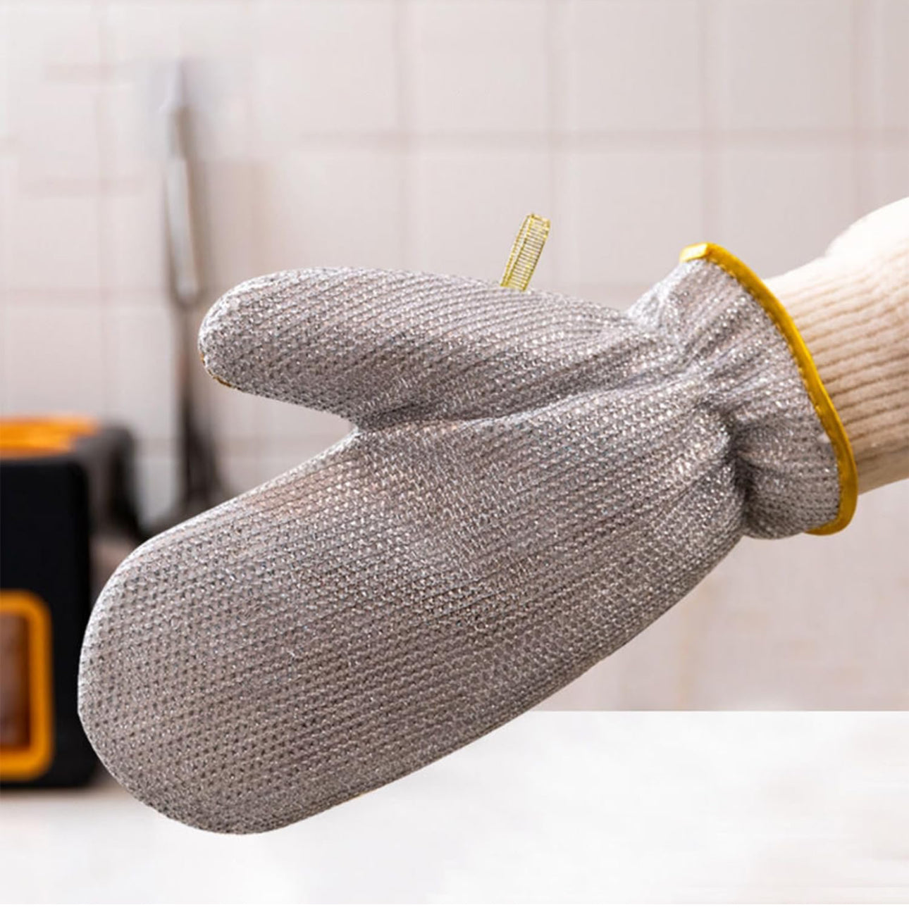 Scrubbing Gloves With Scrubber