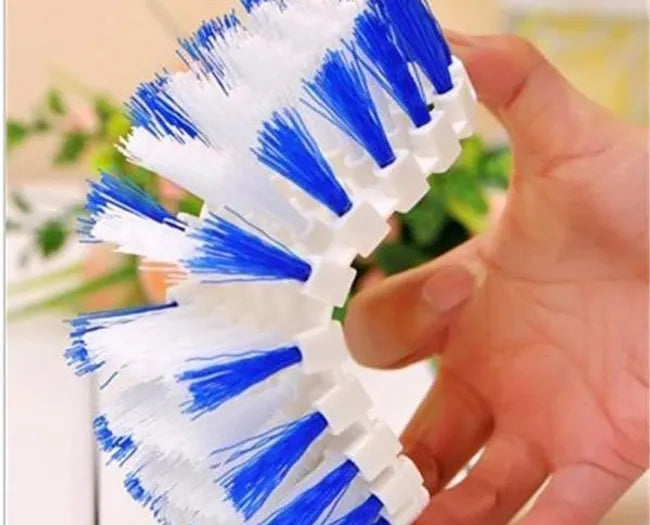 Flexible brush